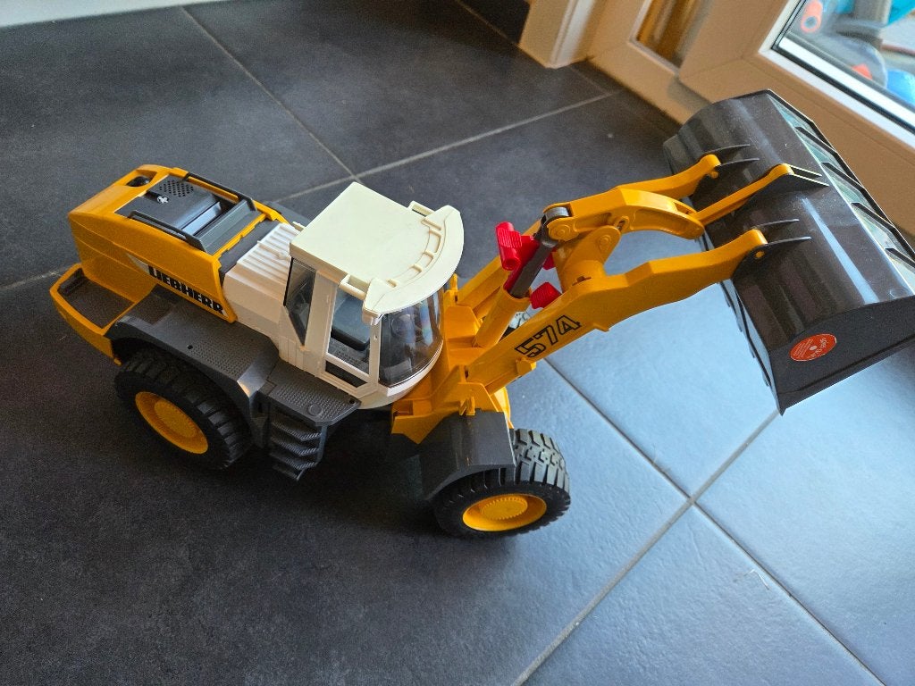 Bruder- Liebherr 574, Ophalen, Gebruikt