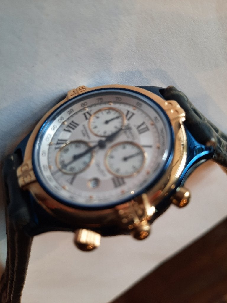 montre de collection neuve avec son ecrin et doucument offic, Handtassen en Accessoires, Horloges | Heren, Nieuw, Polshorloge