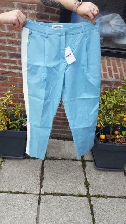 Essentiel Antwerp pantalon M42, Kleding | Dames, Broeken en Pantalons, Blauw, Maat 42/44 (L), Nieuw, Ophalen of Verzenden