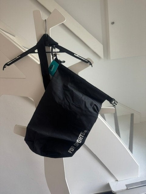 sac étanche neuf 10 litres noir, Vêtements | Hommes, Vêtements de sport, Enlèvement ou Envoi, Neuf, Noir