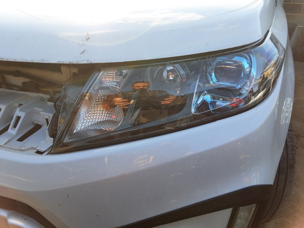 PHARE / OPTIQUE AVANT GAUCHE Suzuki Vitara (LY / MY), Mevr. I. Hauben, Utilisé, Rue de l'Espoir 34 34
4030  GRIVEGNÉE, BE, Info@Collignon.be
