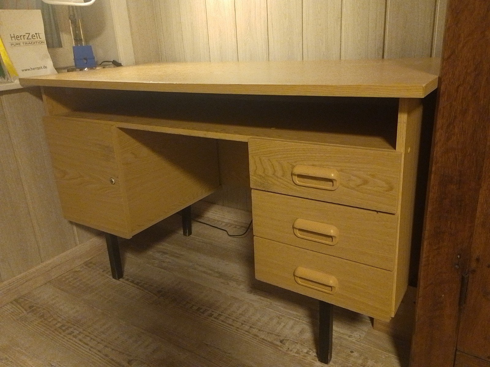 bureau, Ophalen