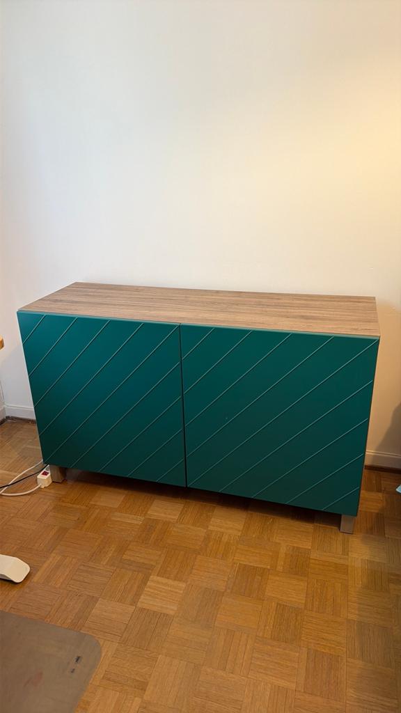 Dressoir buffet commode IKEA besta en tres bon etat, Maison & Meubles, 25 à 50 cm, Avec porte(s), Comme neuf, 100 à 150 cm