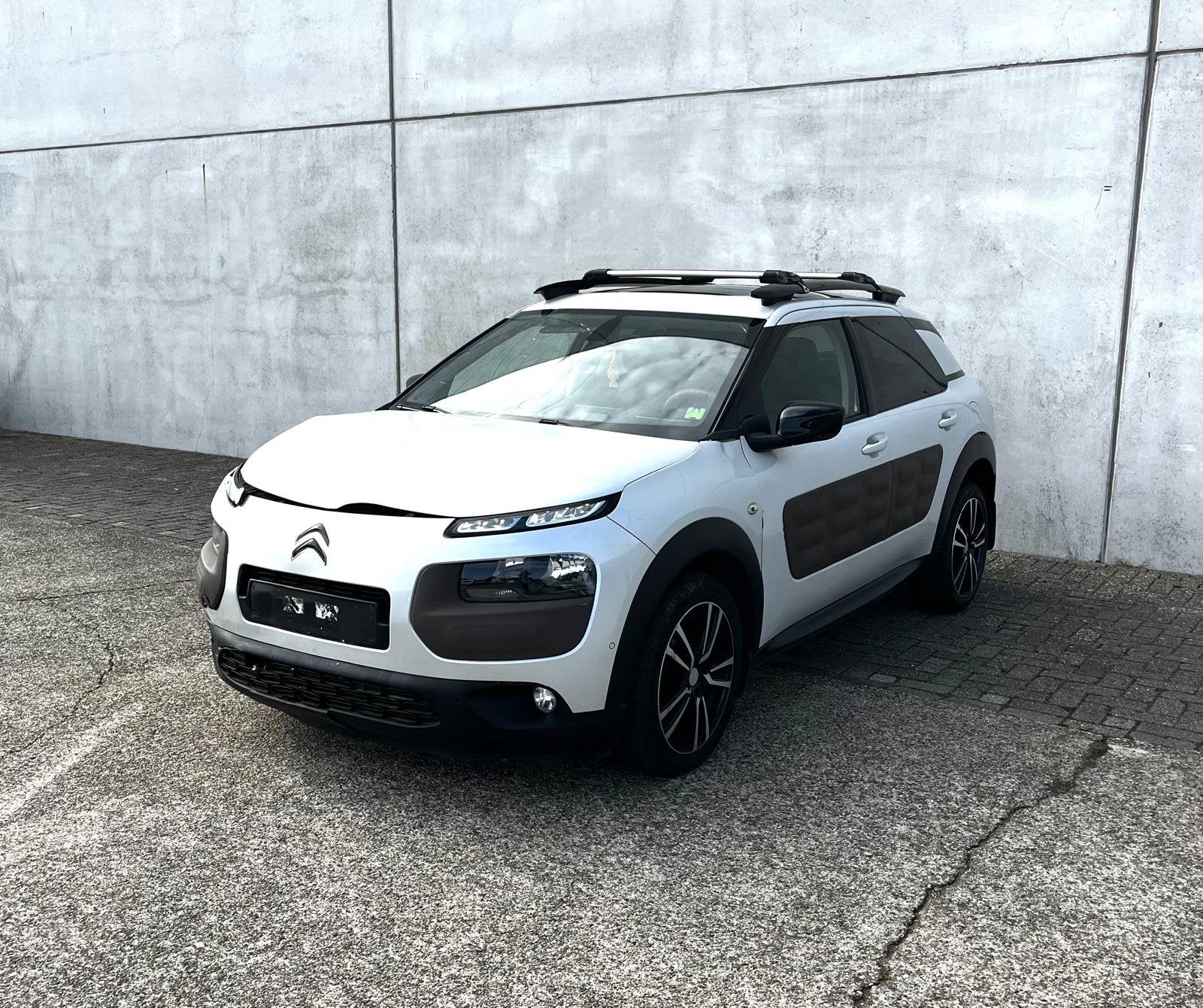 Citroen C4 Cactus 1.2Benzine 2015, Auto's, Voorwielaandrijving, Stof, Wit, Bruin