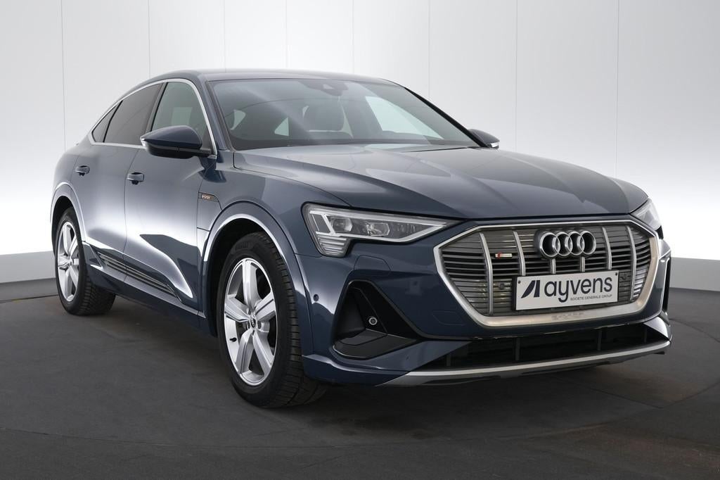 (2BLY893) AUDI E-TRON SPORTBACK, Auto's, Gebruikt, Blauw, 408 pk, Leder