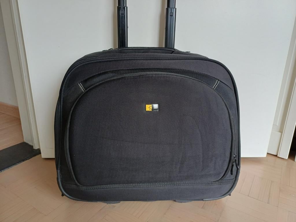 Laptop trolley, Ophalen, 17 inch of meer, Zo goed als nieuw, Trolleytas