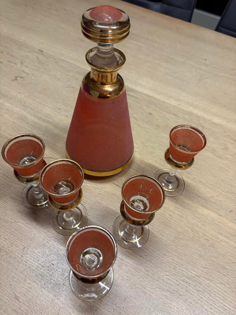 Karaf met glaasjes, Enlèvement