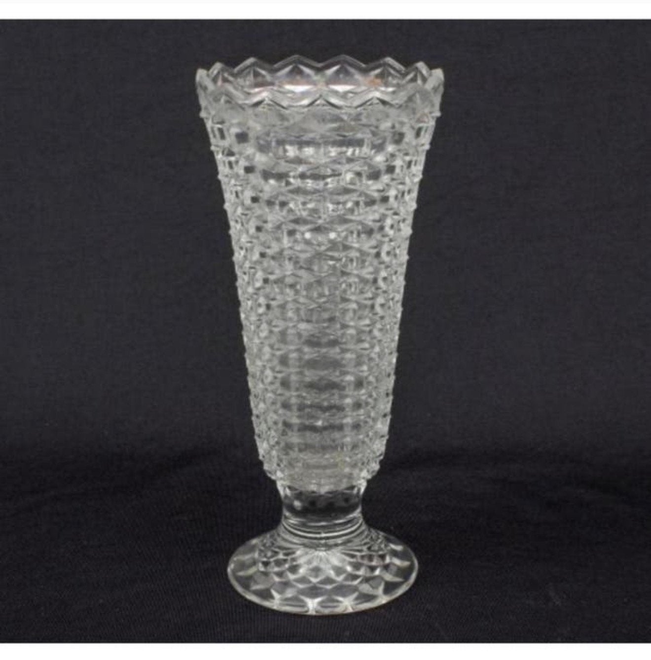 Vase en demi-cristal, pot de fleurs cristal, bords ondulés, Antiquités & Art, Antiquités | Vases, Enlèvement ou Envoi