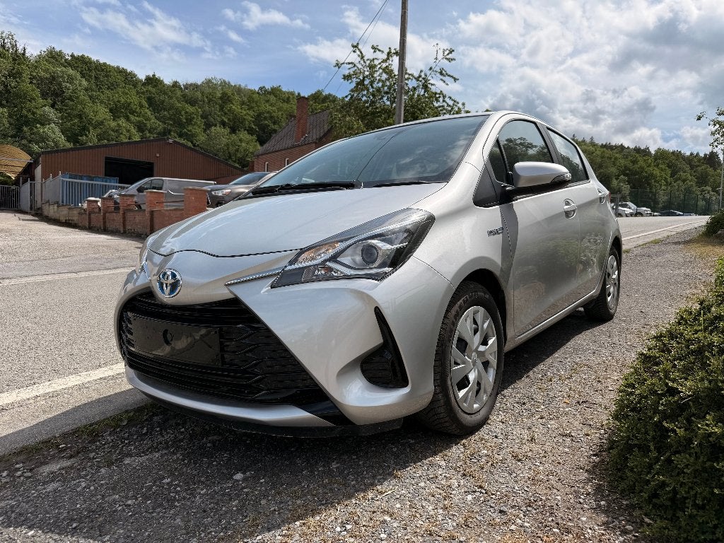 toyota yaris 1.5i Hydrid CVT Automatique, Autos, Toyota, Argent ou Gris, Achat, Entreprise, Carnet d'entretien