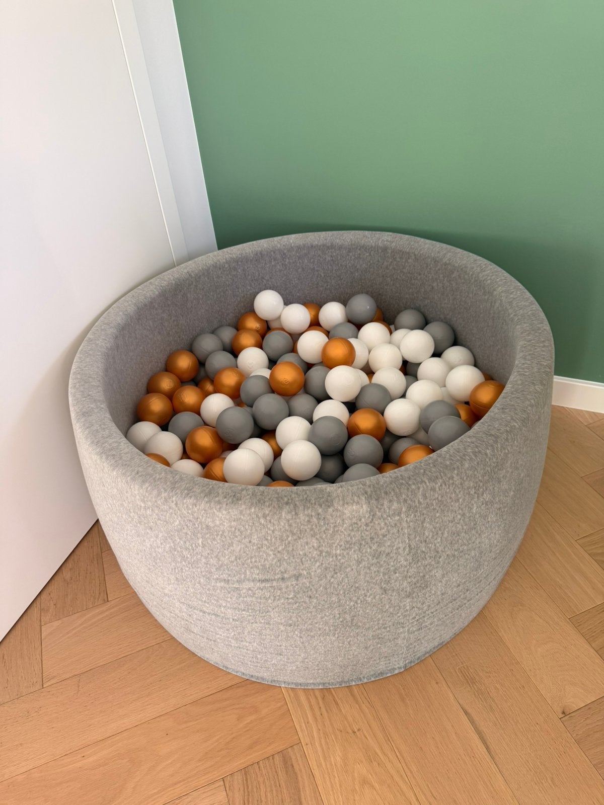 Ronde ballenbak inclusief 300 ballen 90x40, Ophalen, Zo goed als nieuw