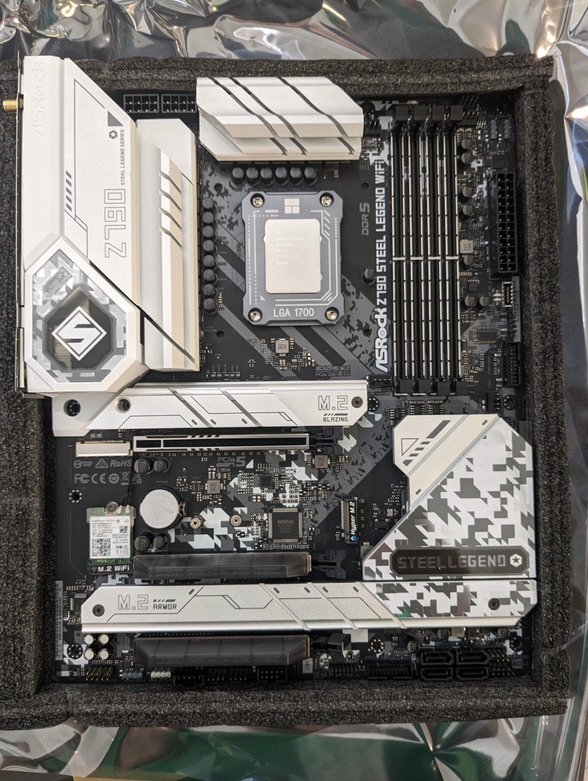ASRock Z790 Steel Legend WiFi – High-End Moederbord ( DDR5), Computers en Software, Moederborden, Ophalen, Zo goed als nieuw, Intel