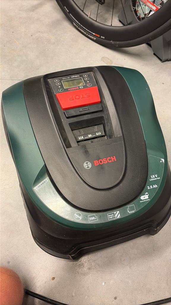 Bosch Indigo M700 grasrobot, Ophalen, Zo goed als nieuw