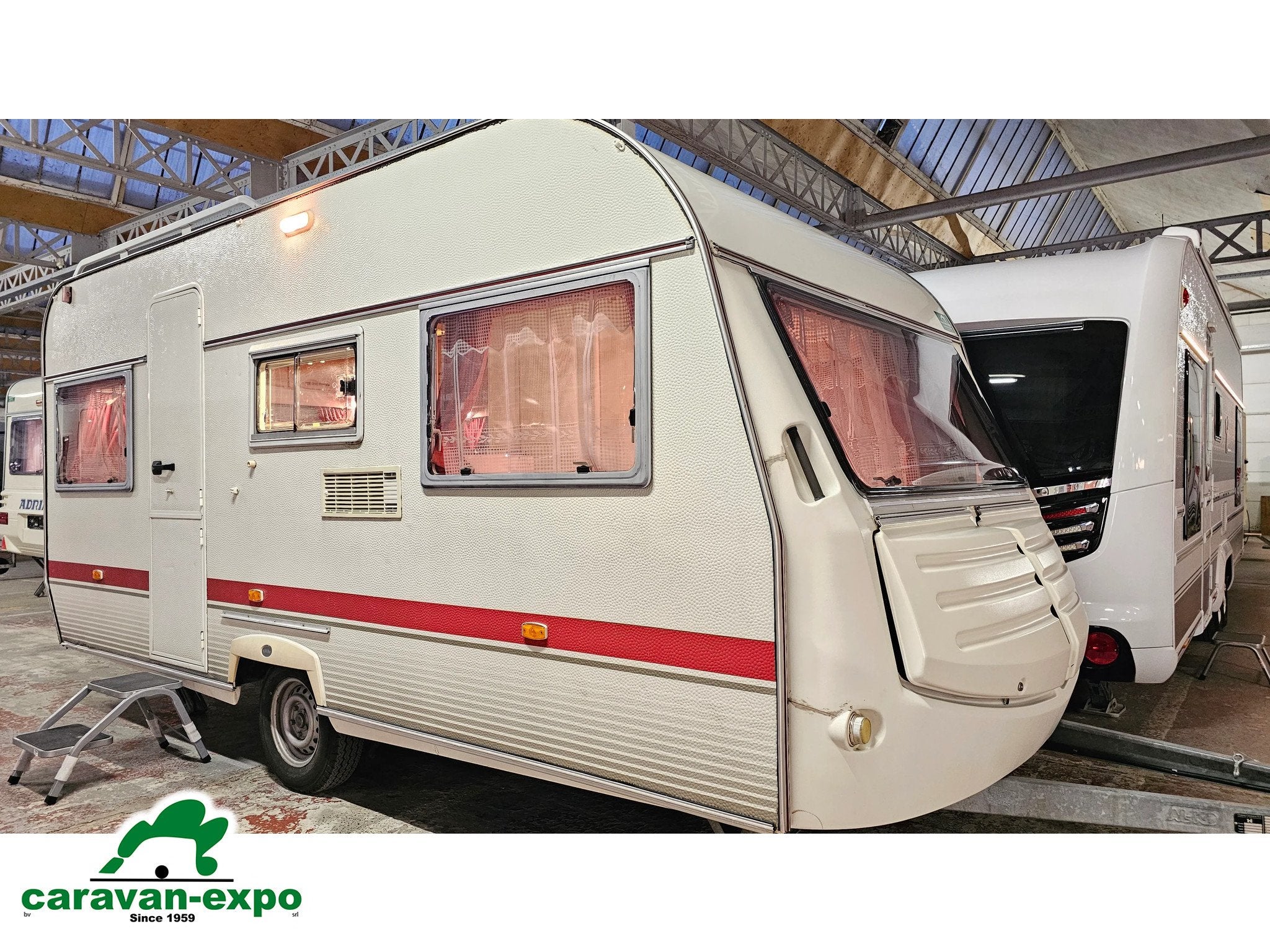 CHATEAU HOME CAR 445H, Caravanes & Camping, Jusqu'à 4, Chateau, 750 - 1000 kg, 4 à 5 mètres