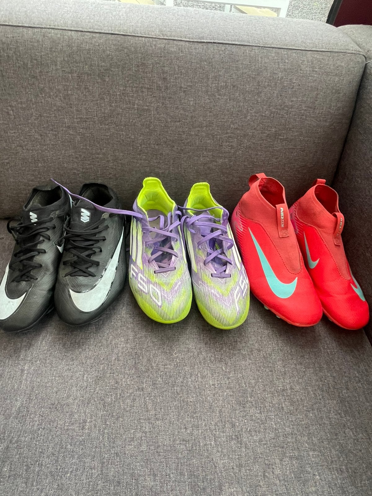 Voetbalschoenen, Sport en Fitness, Ophalen, Zo goed als nieuw