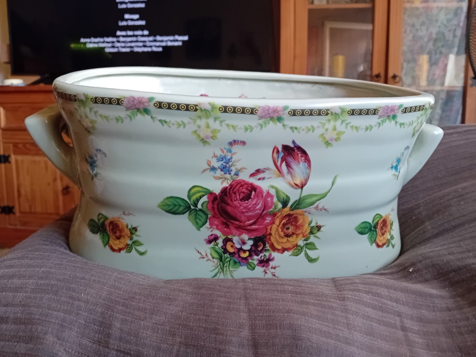 Joli plat jardiniaire deco fleur  assez lourd, Enlèvement