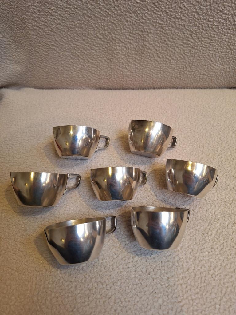 7 verzilverde melkkannetjes, Ophalen of Verzenden