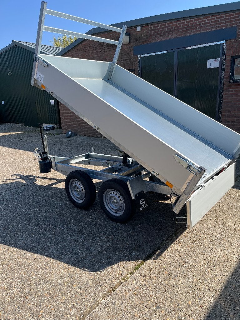 NIEUWE SYMA KIPPER MET GALVA VLOERBODEM.MET HANDPOMP AKTIE., Auto diversen, Ophalen, Nieuw