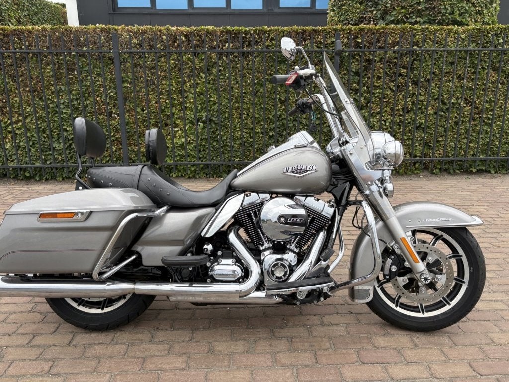 Harley Road King 1700cc, 2 cilinders, Motorrijbewijs A, ABS, Meer dan 35 kW