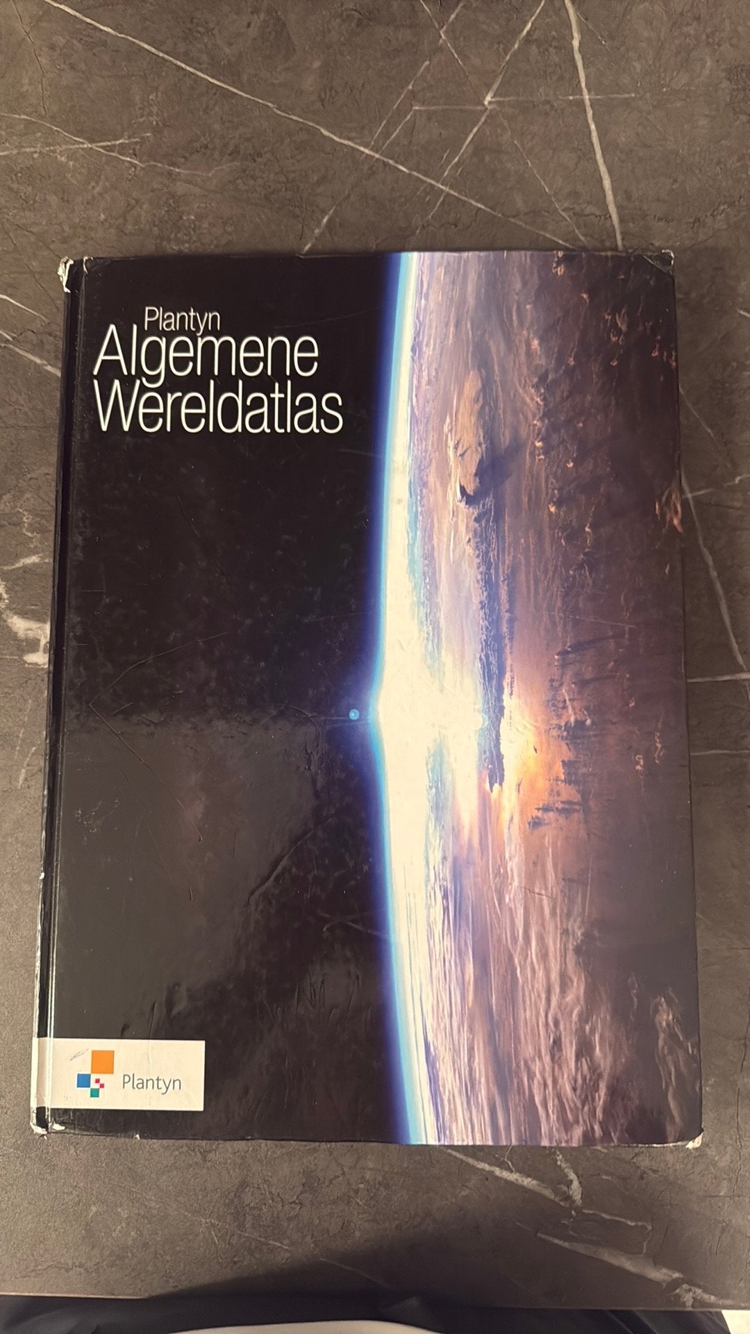 Etienne van Hecke - Plantyn algemene wereldatlas, Enlèvement, Etienne van Hecke; Dirk Vanderhallen