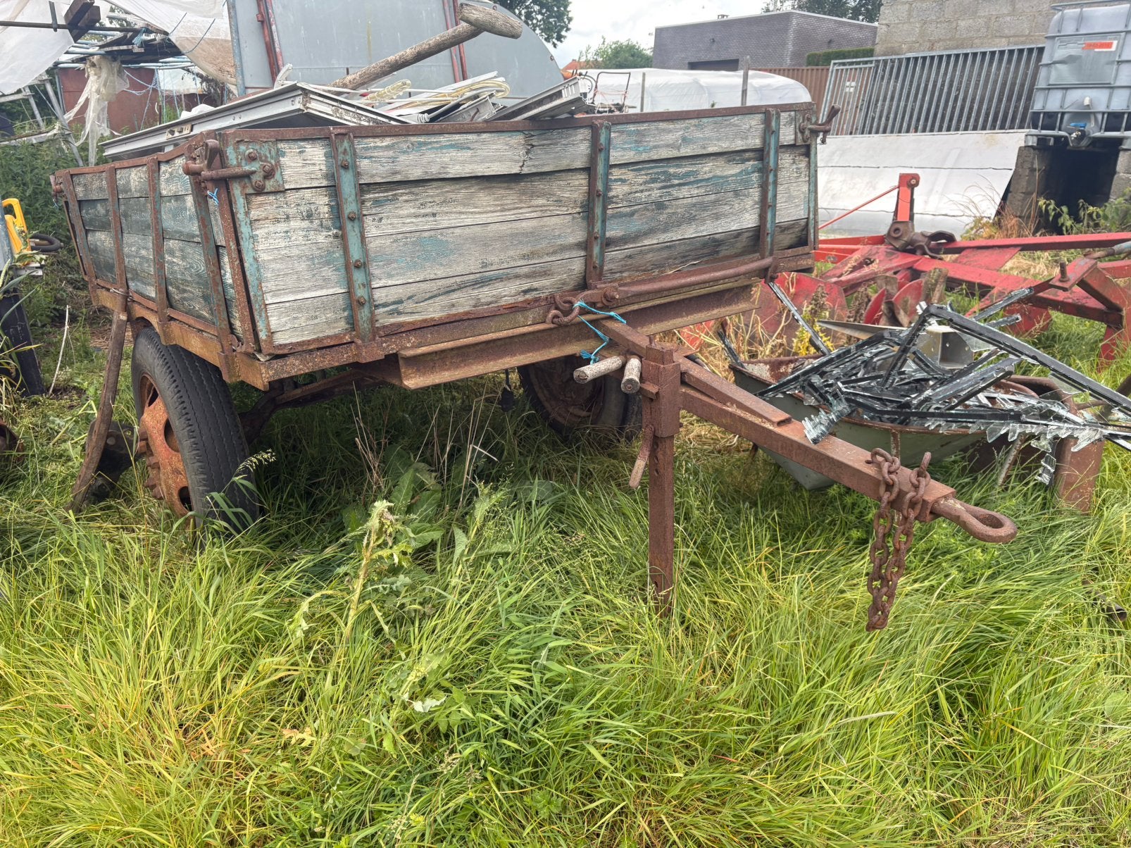 Handmatige kipwagen, Ophalen
