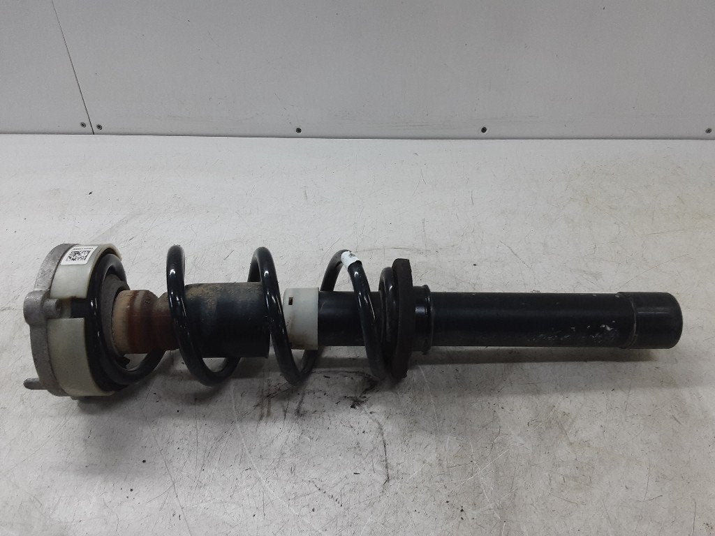 AMORTISSEUR OU ABSORBEUR DE CHOC AVANT GAUCHE Audi (8W6031B), Autos : Pièces & Accessoires, Mevr. I. Hauben, Audi, Utilisé, Rue de l'Espoir 34 34
4030  GRIVEGNÉE, BE