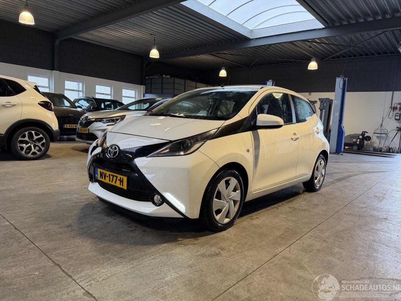 Toyota Aygo 1.0 VVT-i x-wave, 998 cm³, Boîte manuelle, Toyota-Allee 2 ,50858, Köln, Deutschland, Kundenbetreuung@toyota.de