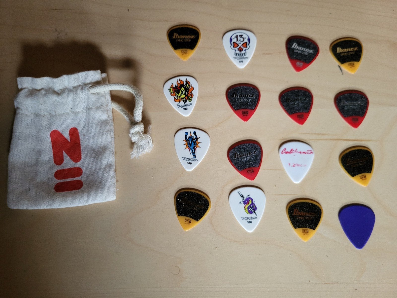 16 plectrums en klein zakje, Enlèvement ou Envoi