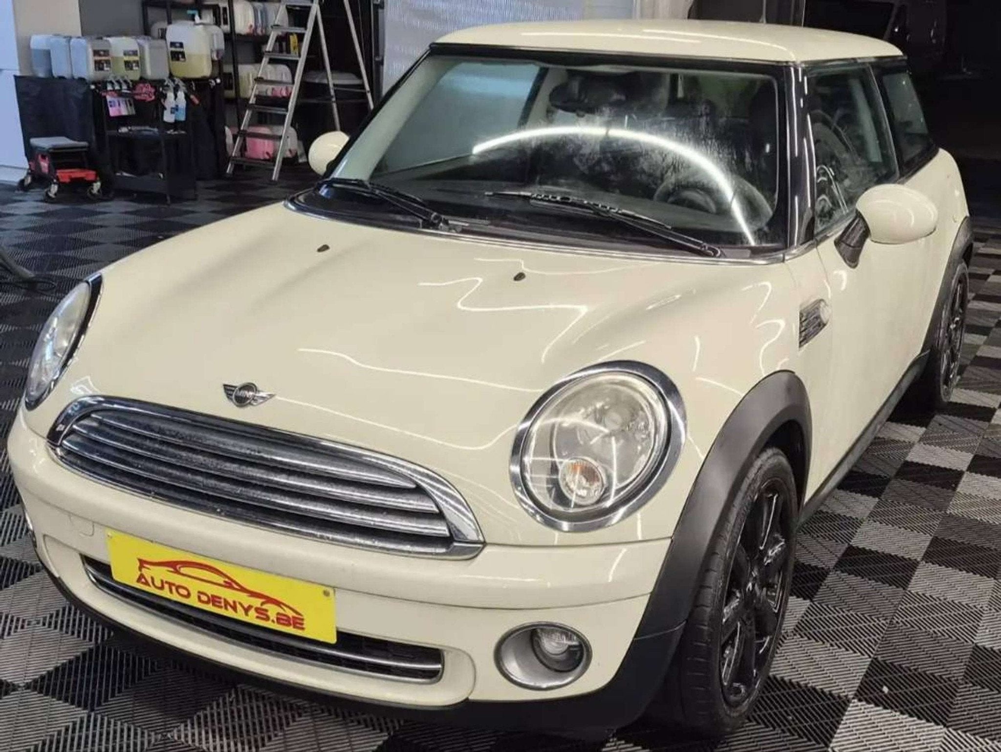 Mini One 1.4i benz. bj. 2009 102000km, Auto's, Gebruikt, 4 cilinders, https://public.car-pass.be/vhr/f339eca7-b0cc-43d6-85d4-c62814b83c3f