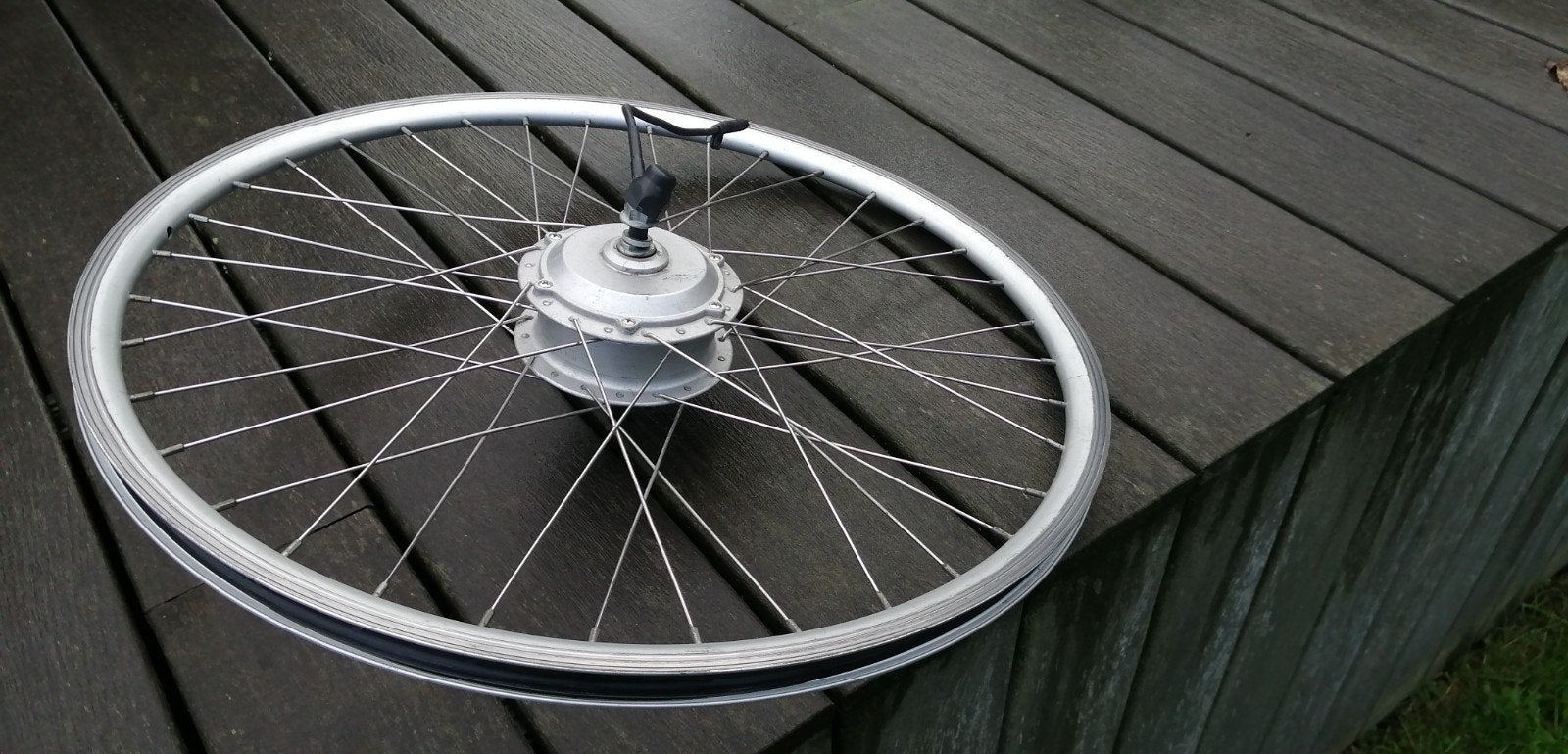 voorwiel 28 inch met motor, Fietsen en Brommers, Ophalen, Gebruikt, Motor