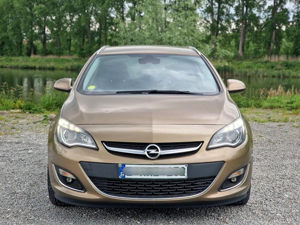 Opel Astra Sports Tourer 1.7 CDTI 2014 Facelift 385DKM, Auto's, Opel, Voorwielaandrijving, Euro 5, Zwart, Overige kleuren