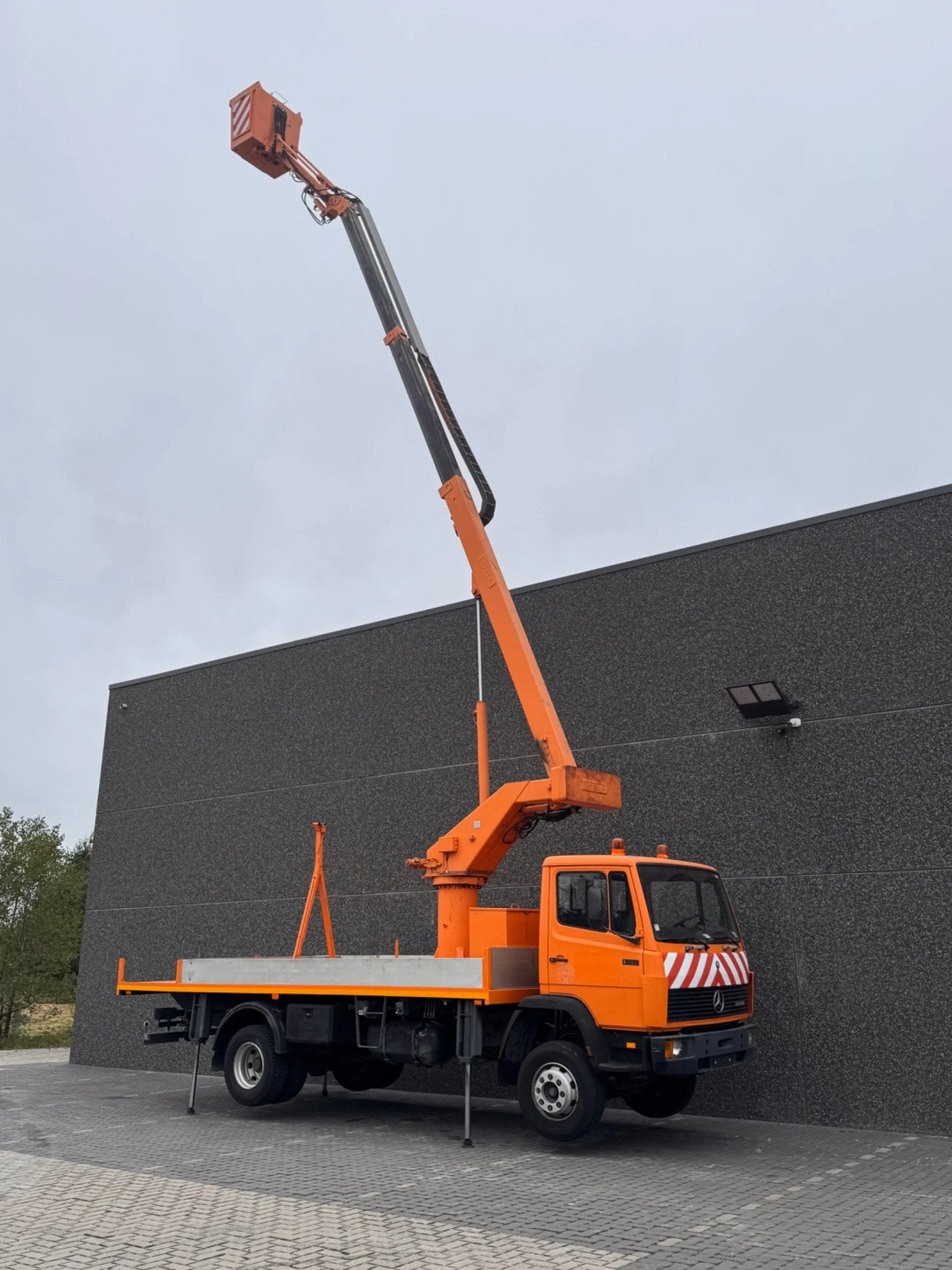 Mercedes-Benz 1317 ISOLI 18M GOOD CONDITION, Achat, Entreprise, Boîte manuelle, Autres couleurs