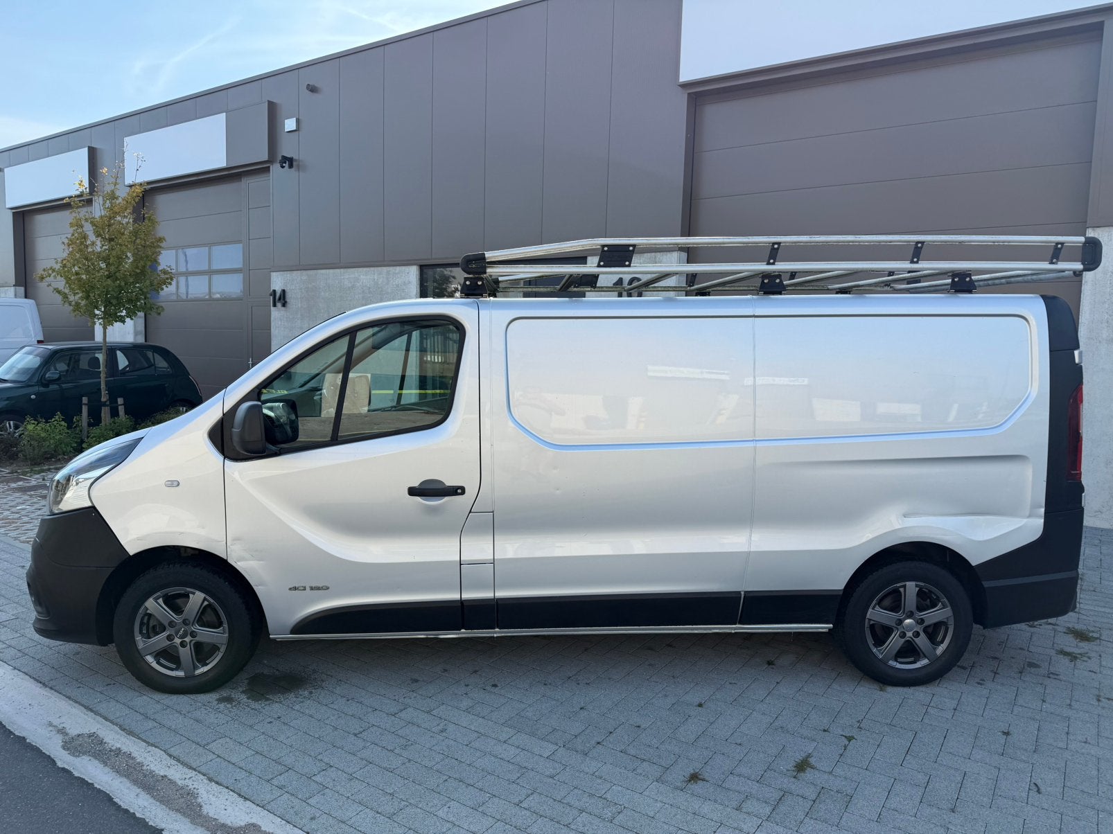Te koop: Nissan NV 300:  bouwjaar 2017 € 60.000 km!!!!!!!!!, Auto's, Bedrijf, Te koop