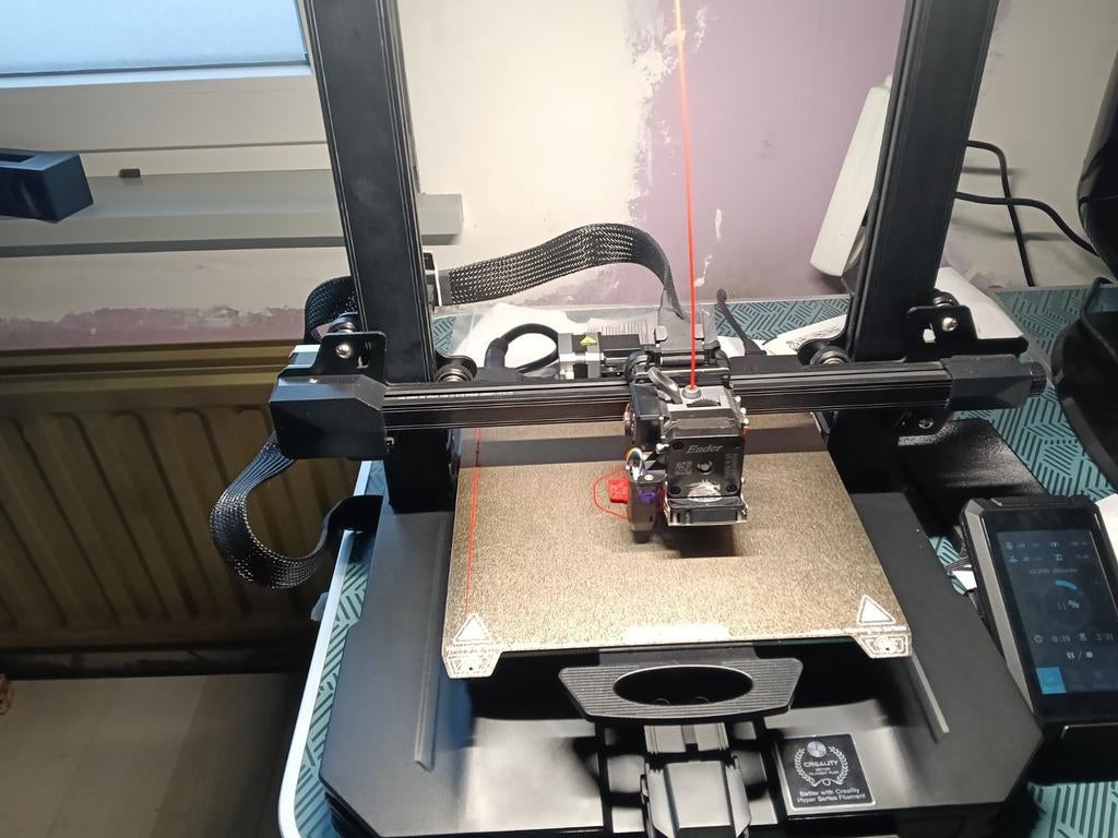 Ender 3 s1 pro met filament(prijs is Bespreekbaar), Enlèvement