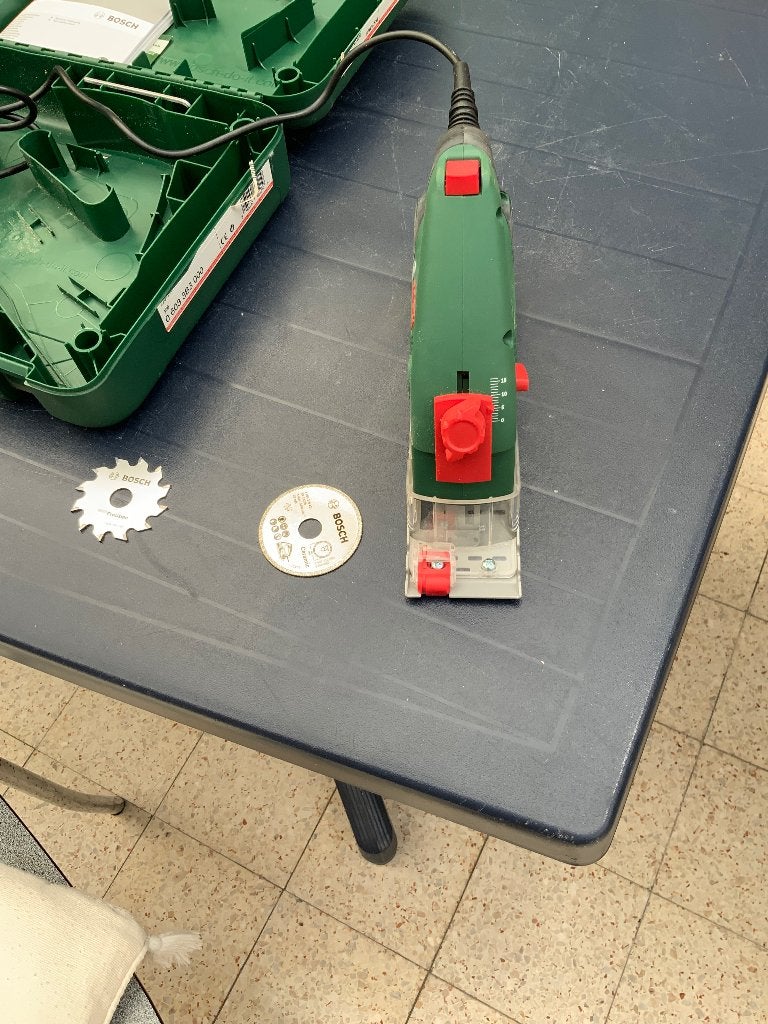 Scie circulaire, Bricolage & Construction, Neuf, Moins de 600 watts, Moins de 30 mm, Enlèvement
