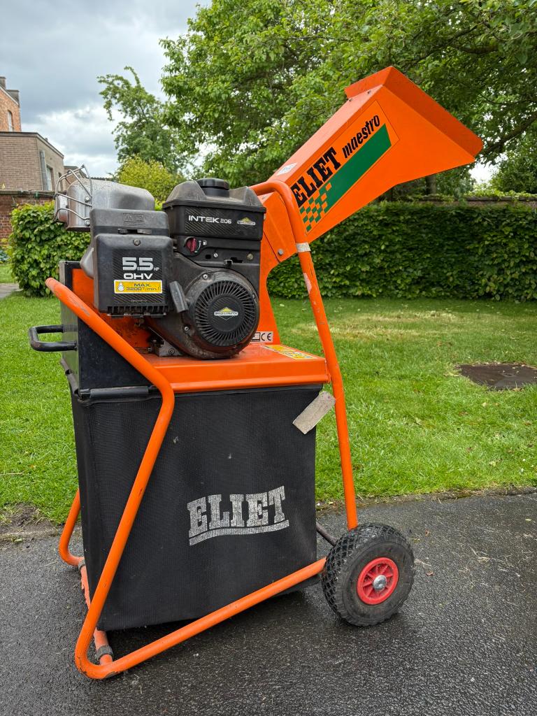 Hakselaar Eliet, Tuin en Terras, Ophalen, Benzine, Gebruikt, Met opvangzak