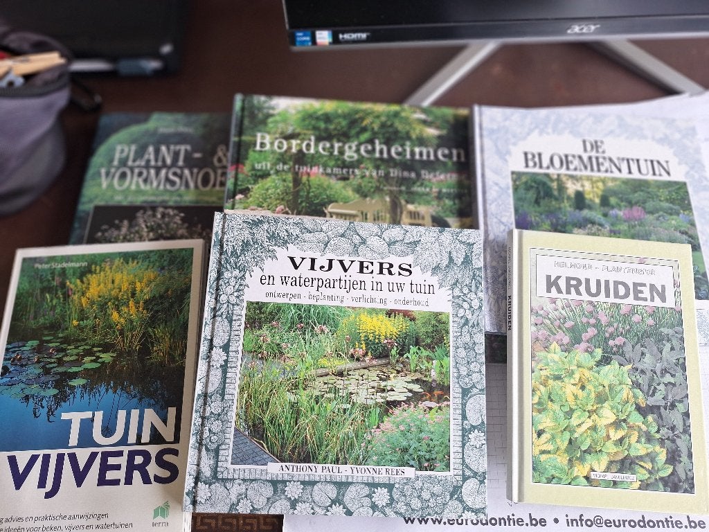 Tuinboeken, Boeken, Wonen en Tuinieren, Ophalen, Zo goed als nieuw, Diverse auteurs, Tuinieren en Tuinplanten