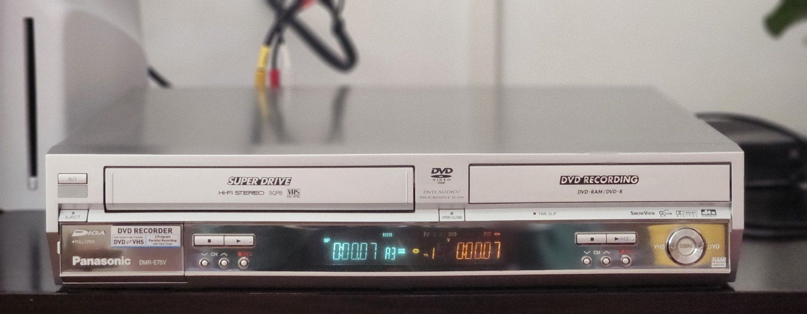 PANASONIC DMR _ E75V VHS/DVD RECORDER, Ophalen of Verzenden, Zo goed als nieuw, Dvd-recorder, Panasonic