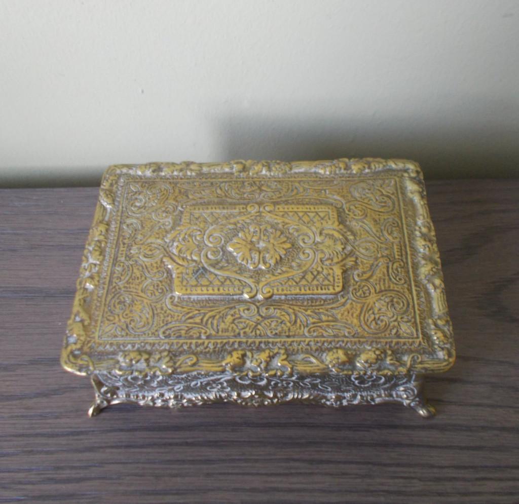 Een verguld bronzen (sieraden)doos uit de jaren '50, Antiek en Kunst, Ophalen of Verzenden, Brons