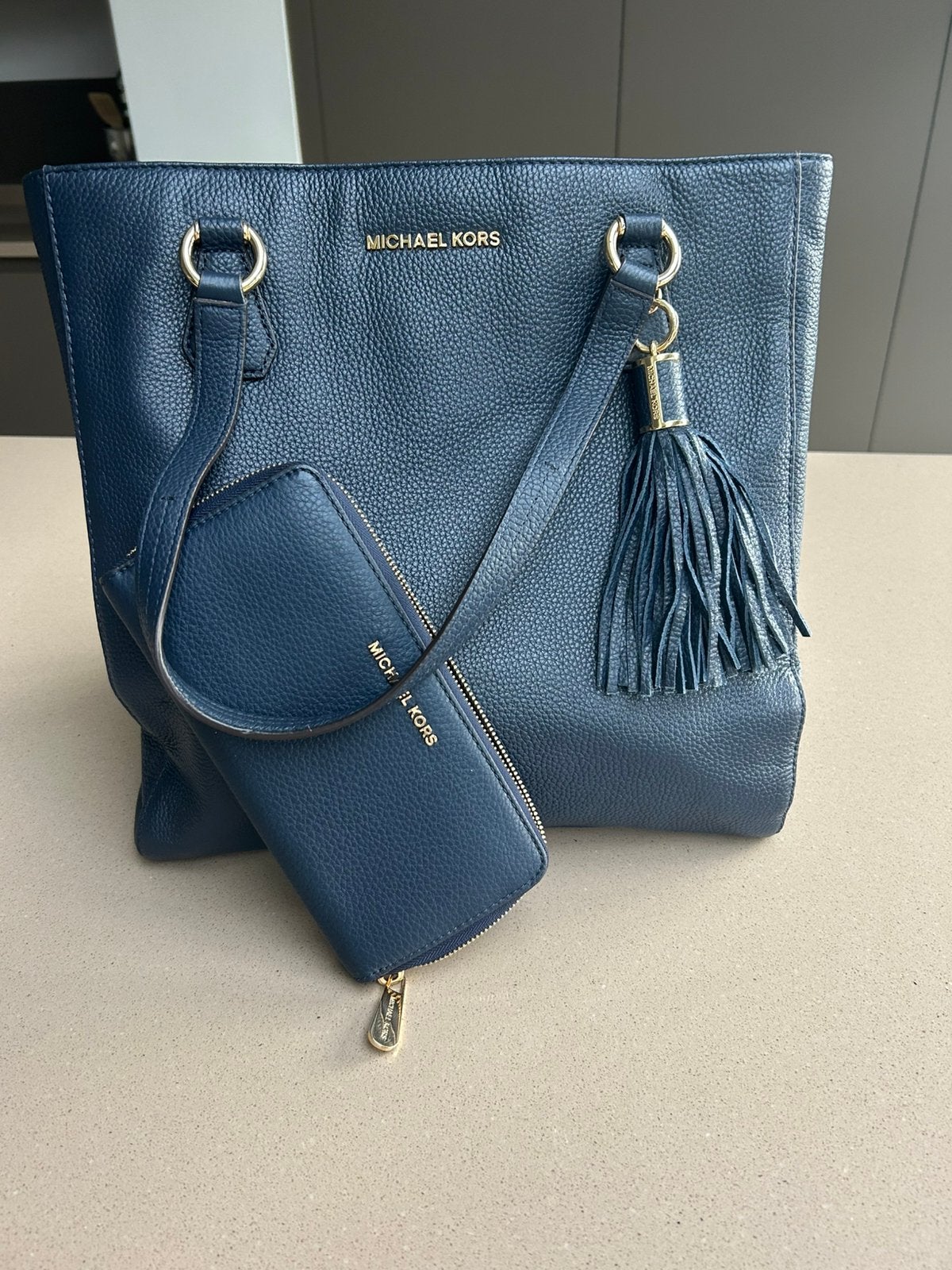 Schouderhandtas en portemonnee van Michael kors., Ophalen, Zo goed als nieuw