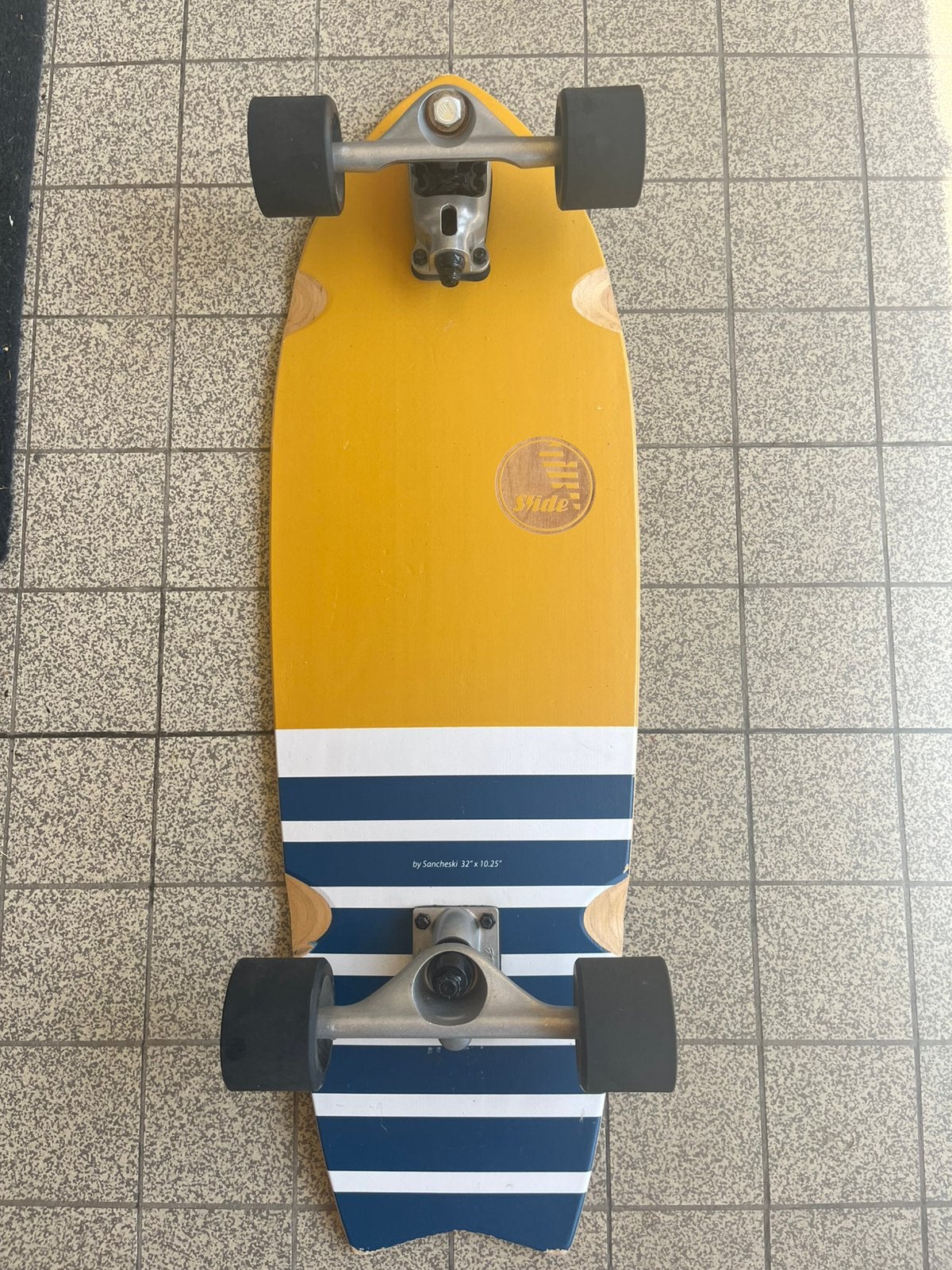 Slide  Surfskate Marrajo ‘’ 32, Sport en Fitness, Ophalen, Zo goed als nieuw