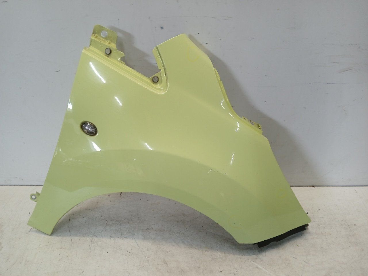 Spatbord rechts voor Ford Ka, Onderdelen@venauto.nl, Van der Ven Autorecycling B.V., Ettenseweg 76, 4706 PB Roosendaal, The Netherlands