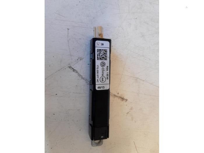 Antenne Versterker van een Volkswagen Touran, Gebruikt, -, Volkswagen, -