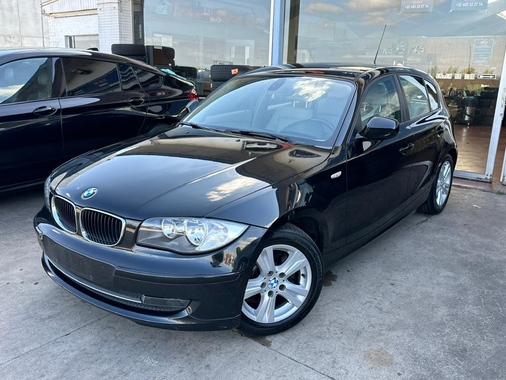 BMW 1SER 118i 2.0L Diesel eerste eigenaar, Auto's, Euro 5, 1 Reeks, 4 cilinders, Zwart