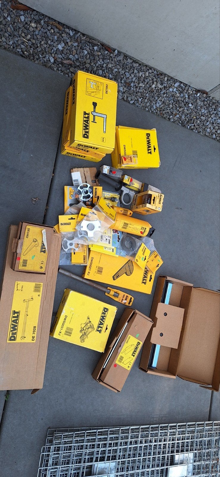 LOT DeWALT onderdelen accessoires frezen kopieerringen klem, Ophalen