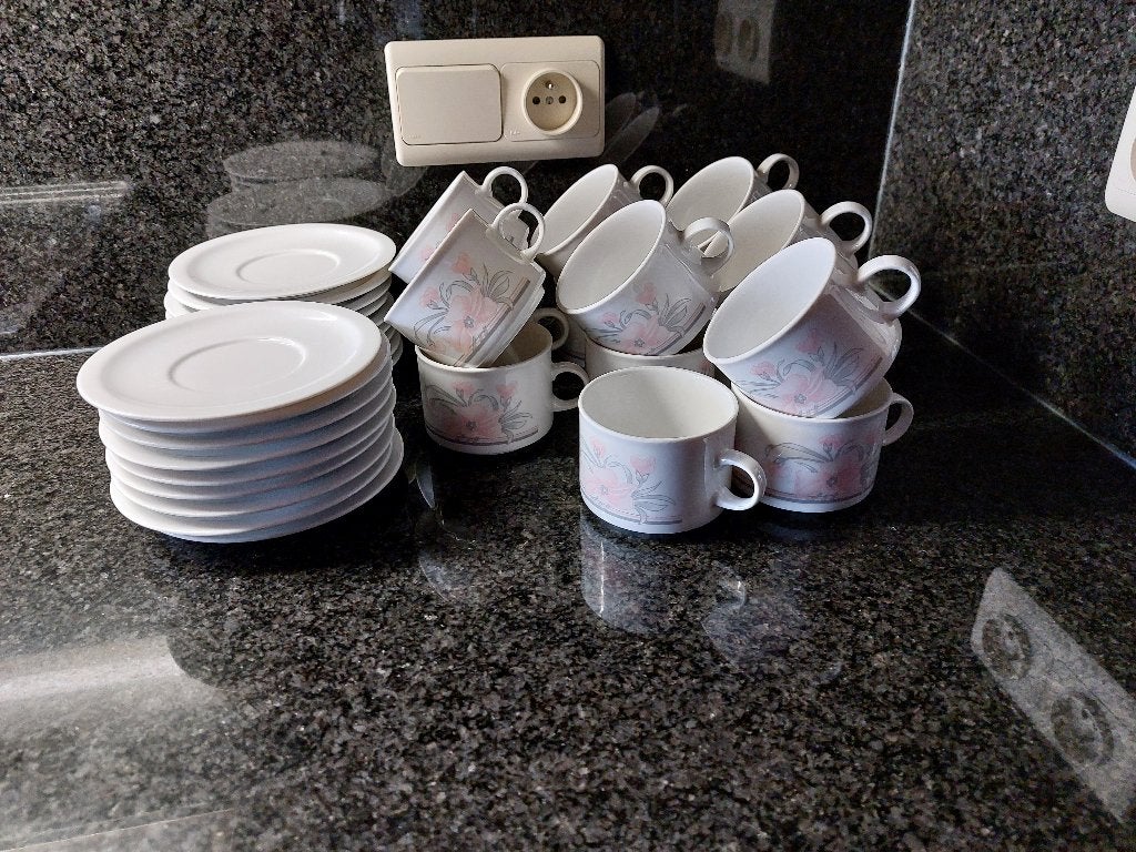 Kopjes met onderzetters, Huis en Inrichting, Ophalen, Overige merken, Zo goed als nieuw, Overige stijlen