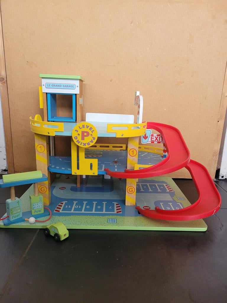 Houten speelgarage met verschillende houten auto's, Kinderen en Baby's, Ophalen