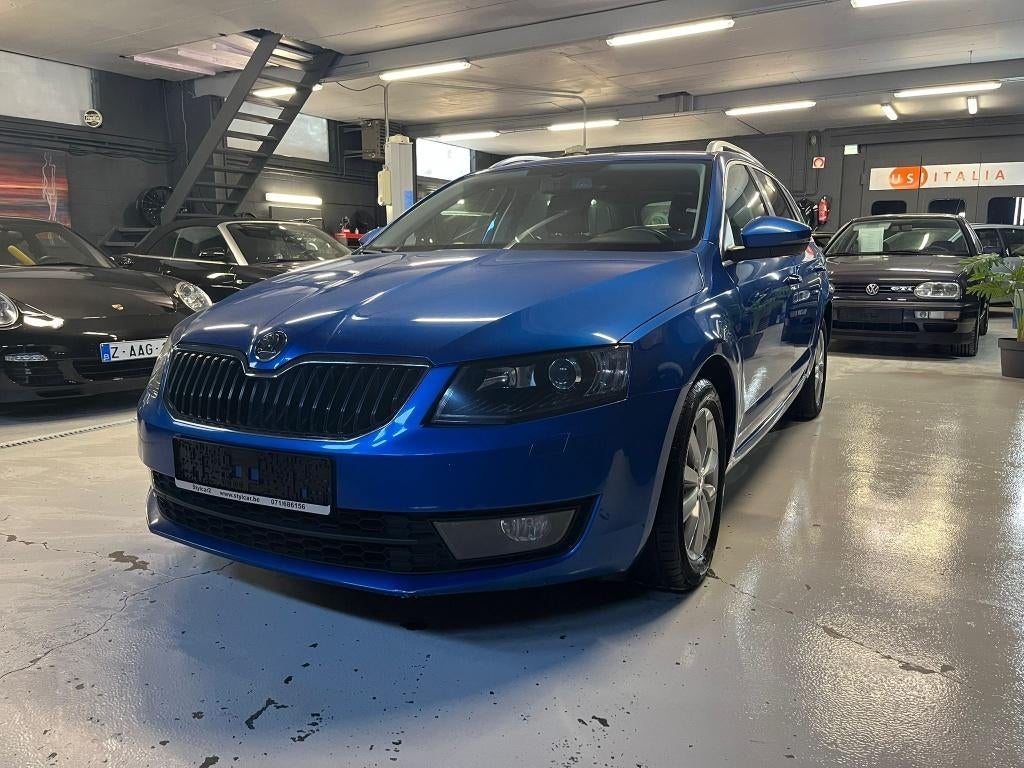SKODA OCTAVIA **AMBITION** 4MOTION** 12 MOIS DE GARANTIE, Autos, Skoda, 110 kW, Entreprise, Boîte manuelle, Noir