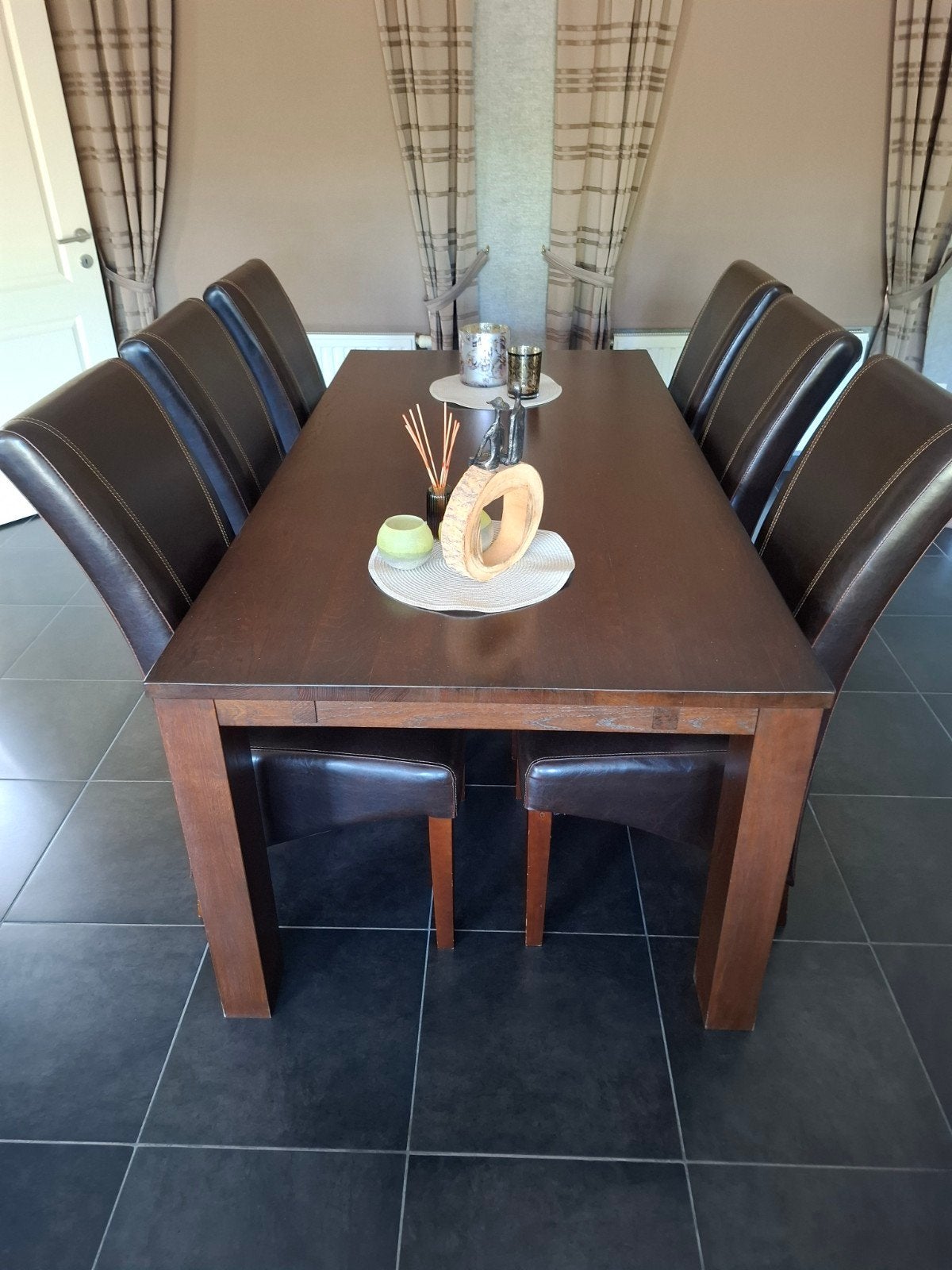 tafel en stoelen, Ophalen, Gebruikt, 4 tot 6 stoelen