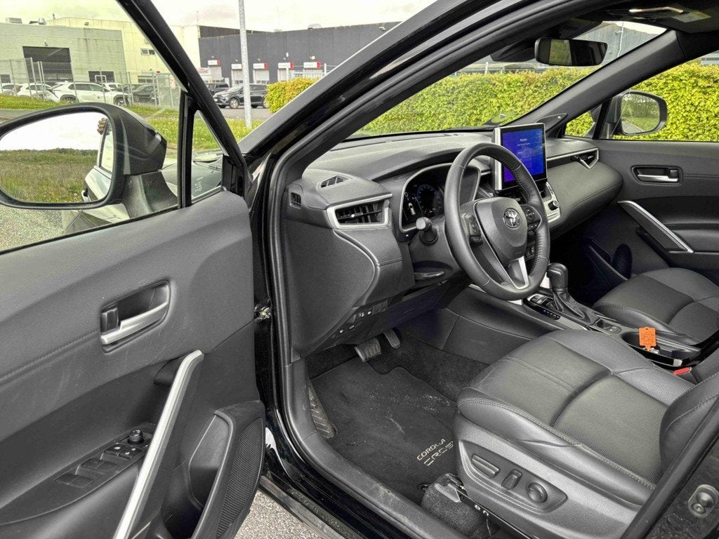 Toyota Corolla Cross 2.0 Hybrid Elegant Luxury | Panoramisch, 750 kg, Entreprise, 2 kWh, 1435 kg