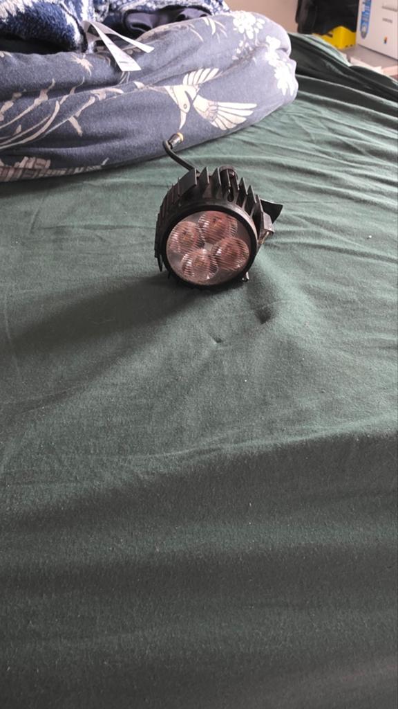 Lampe de g2 max kukirin, Enlèvement